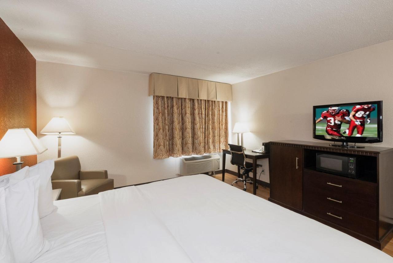 Red Roof Inn & Suites Mt Holly - Mcguire Afb Westampton Exterior foto