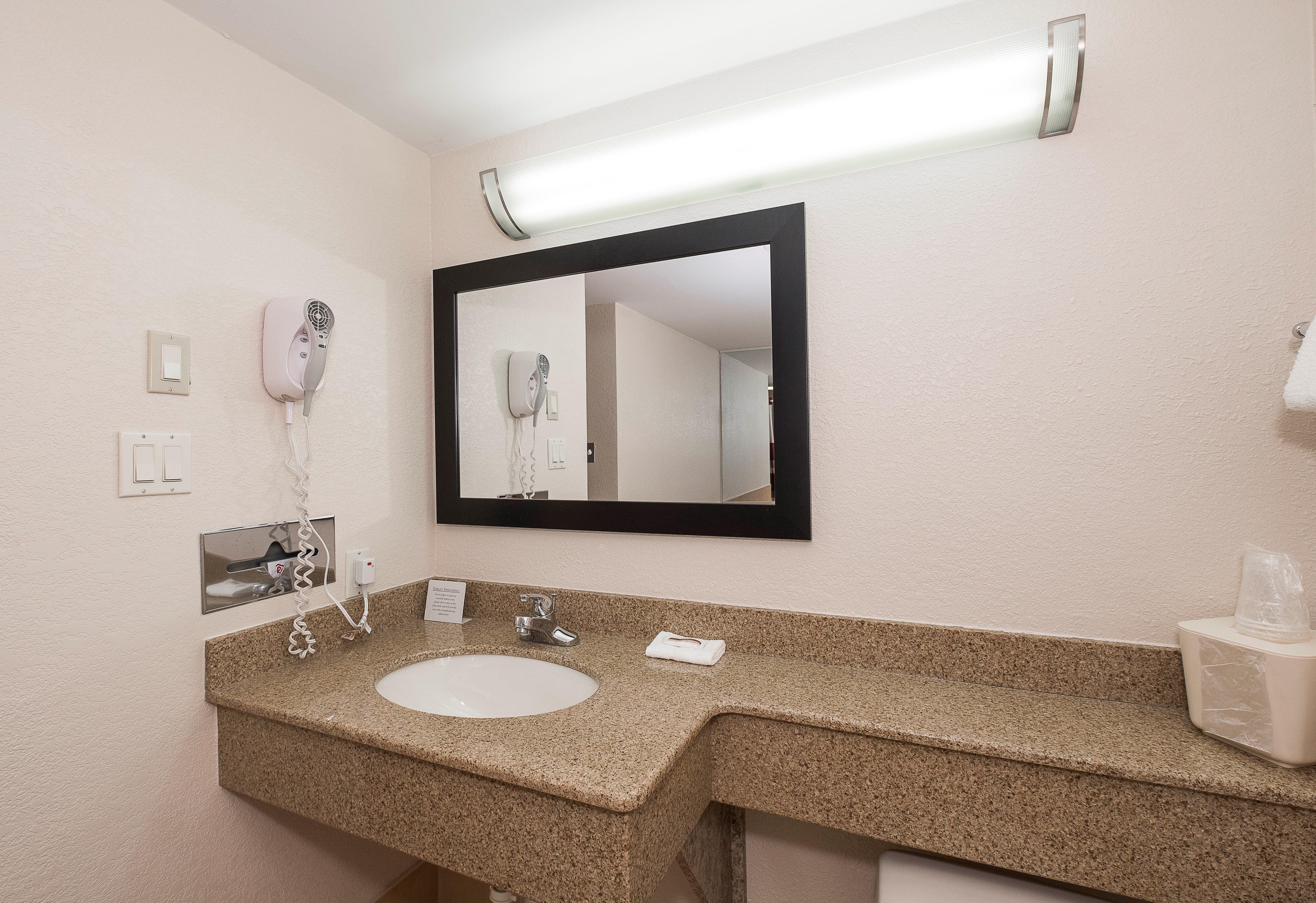 Red Roof Inn & Suites Mt Holly - Mcguire Afb Westampton Exterior foto