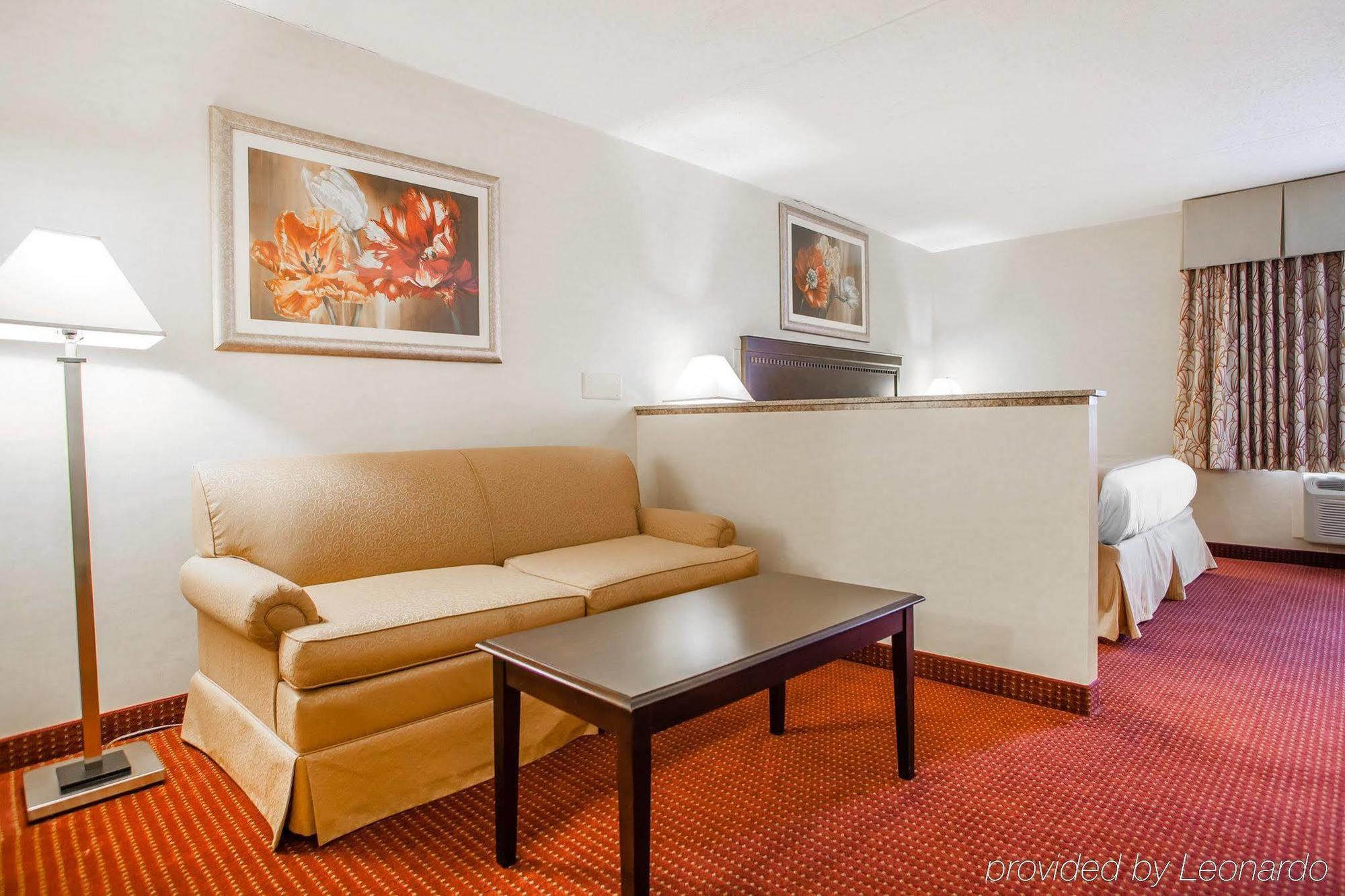 Red Roof Inn & Suites Mt Holly - Mcguire Afb Westampton Exterior foto